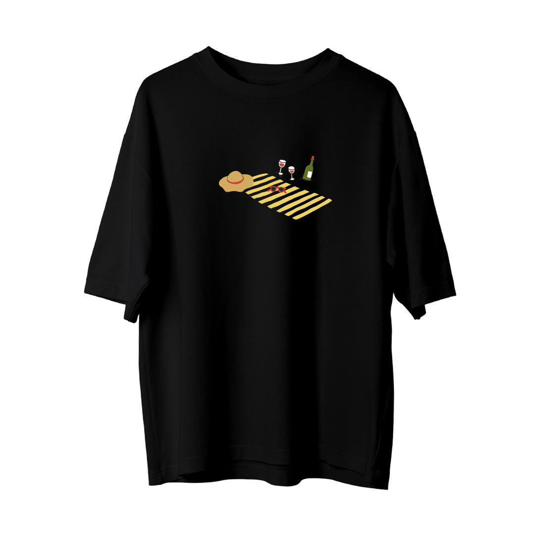 Beach Towel and Wine - Oversize T-Shirt