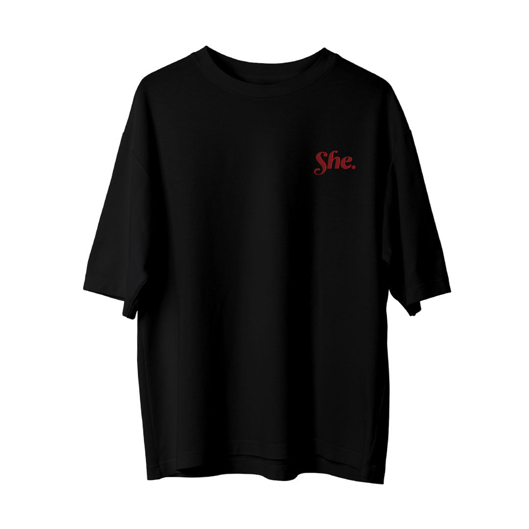 She - Oversize T-Shirt